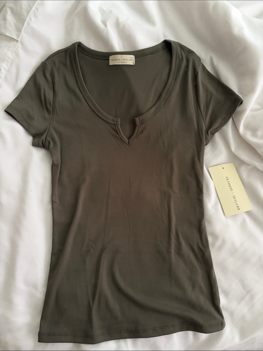Frankie Skylar ultra-fitted Olive Short Sleeve Notch Neck Women's Tee